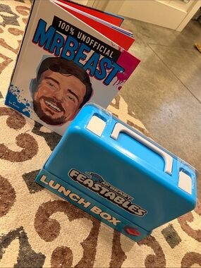 MR BEAST FEASTABLES Blue Lunch Box & 100% UNOFFICIAL MR BEAST BOOK